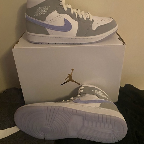 Jordan 1 Mid “wolf grey”!!! Brand New In box!! - Picture 2 of 4